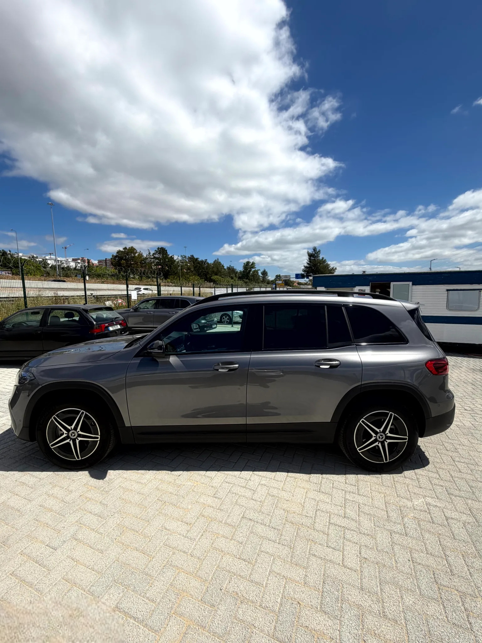 Mercedes-Benz EQB 250+ AMG Line